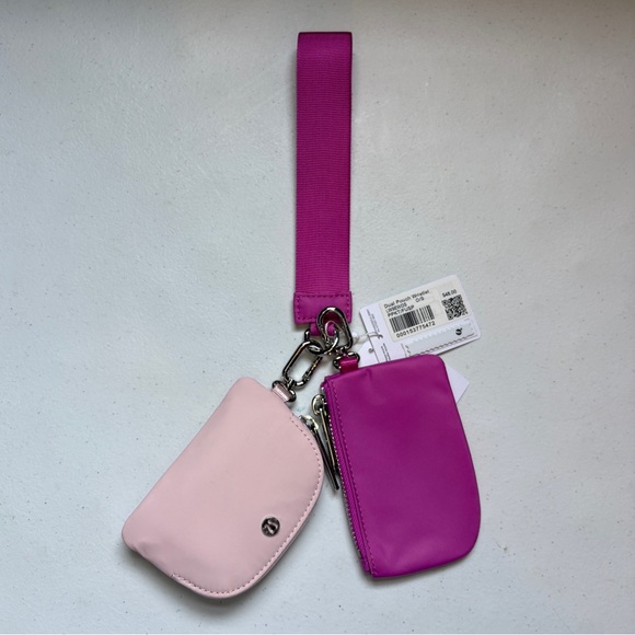 Dual Pouch Keychain - Picture 2 of 3